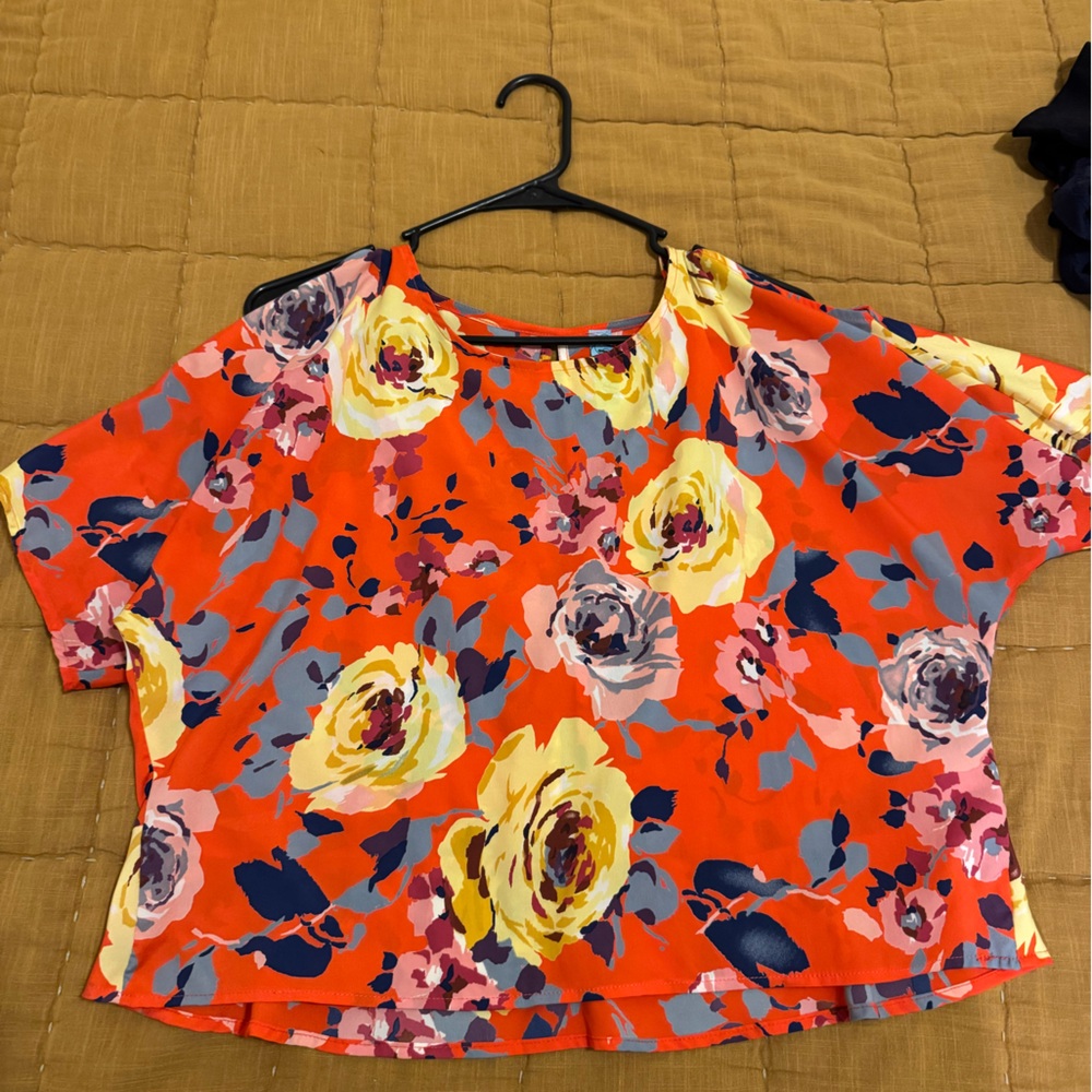 Francesca’s Floral Print Blouse